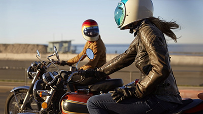 Moto, scooter, cyclomoteur : quels équipements de sécurité pour rouler sereinement ?