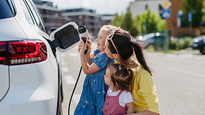 Aide à l’achat d’une voiture électrique : comment la financer et quels moyens pour l’assurer&nbsp;?